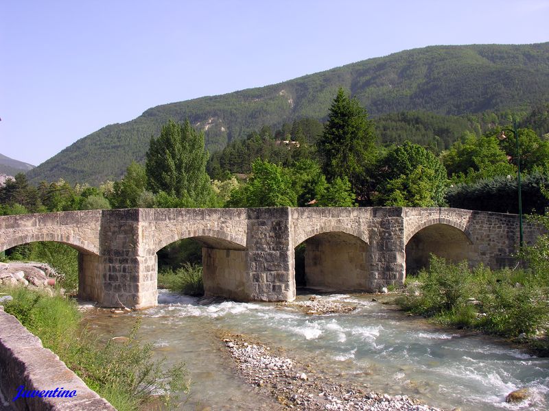 Pont sur la Vaïre à Annot