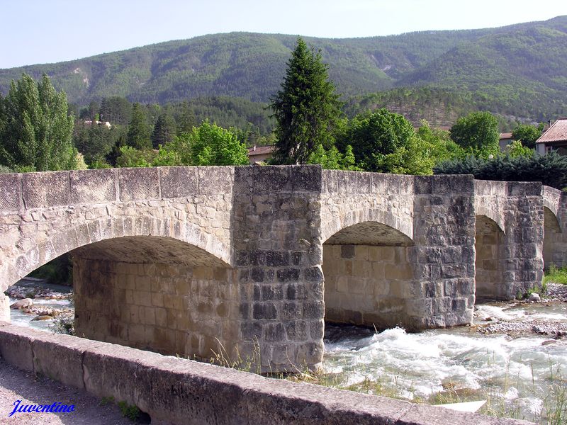 Pont sur la Vaïre à Annot