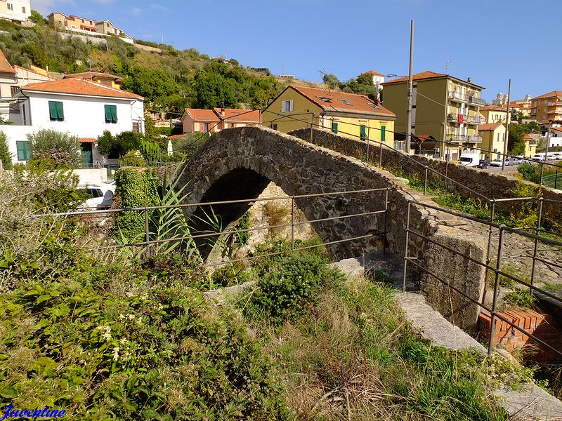Pont sur le Caramagna à Imperia