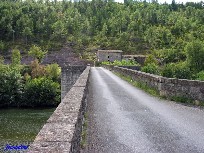 Pont de Chambonas sur le Chassezac